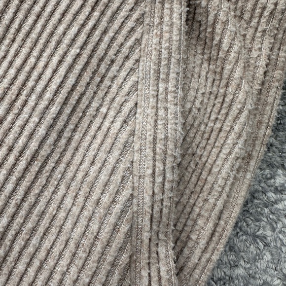 ALO Yoga Ribbed Beige Joggers - Picture 8 of 10